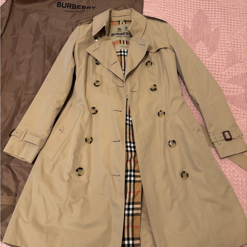 Burberry Tan Check Lining Chelsea Coat
